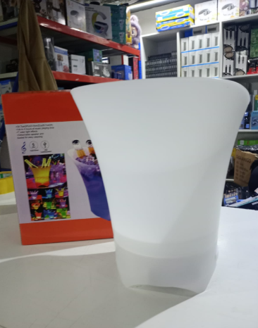 Cubeta Hielera Con Luz Led y  Parlante https://app.dropi.cl/dashboard/product-details/68999/cubeta-hielera-con-luz-led-y-parlante